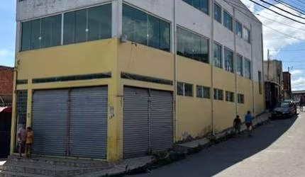 Prédio à venda no Jardim Adriana, Itaquaquecetuba  por R$ 1.350.000