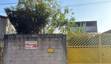 Casa à venda no Jardim Horto do Ipê, Itaquaquecetuba  por R$ 300.000