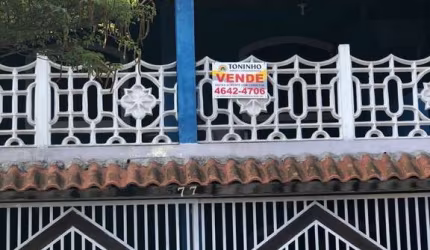 Casa com 6 quartos à venda na Vila Miranda, Itaquaquecetuba  por R$ 650.000