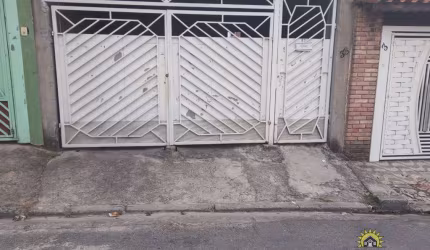 Casa com 2 quartos à venda na Vila Ursulina, Itaquaquecetuba  por R$ 300.000