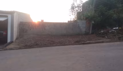 Terreno à venda no Jardim São Bernardino, Suzano 