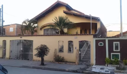Casa com 2 quartos à venda no Jardim Anita, Itaquaquecetuba  por R$ 636.000