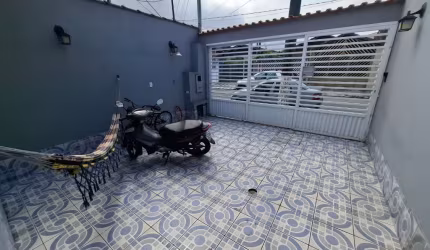 Casa Geminada com 3 Dormitórios na Vila Caiçara – Praia Grande/SP
