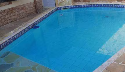 Vendo Ampla Casa Duplex com 6 Quartos, Piscina e Lazer Completo em Piratininga