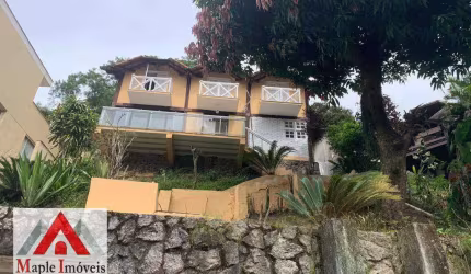 Casa com 3 dormitórios à venda, 300 m² por R$ 980.000,00 - Itaipu - Niterói/RJ