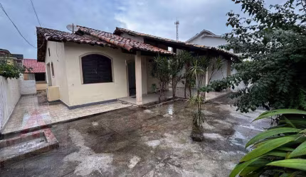 Casa Linear à Venda em Piratininga, Niterói – 360m² | 3 Quartos + Edícula Completa | Região Oceânica do RJ
