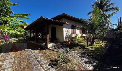 Casa à Venda em Camboinhas, Niterói – Piscina, 3 Suítes, Edícula e Mais de 5 Vagas