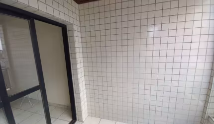 Espaçoso dois dormitórios na Guilhermina