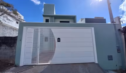 Sobrado novo e moderno a venda
