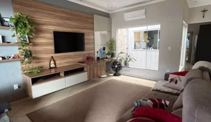 Casa com 2 quartos à venda na João Carreiro, 07, Jardim Santa Cruz, Mogi Guaçu, 200 m2 por R$ 425.000