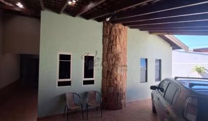Casa com 2 quartos à venda na Basílio Monteiro, 80, Parque dos Eucalíptos, Mogi Guaçu, 150 m2 por R$ 390.000