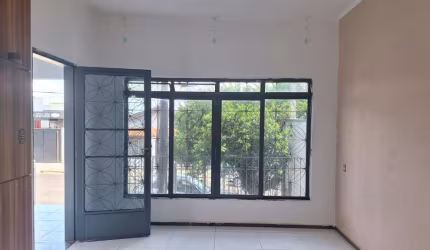 Casa com 3 quartos à venda na Rua Ana Teixeira Bueno, 225, Vila São João, Mogi Guaçu, 250 m2 por R$ 450.000