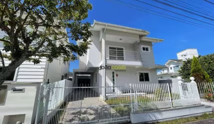 Casa com 3 dormitórios para alugar, 232 m² - Cidade Universitária Pedra Branca - Palhoça/SC