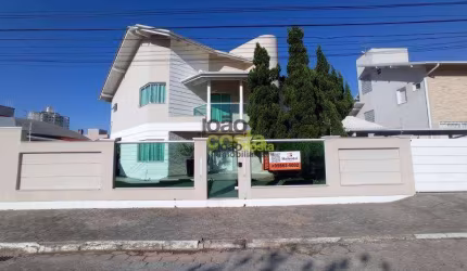 Casa com 3 dormitórios à venda, 480 m² por R$ 2.500.000,00 - Centro - Palhoça/SC