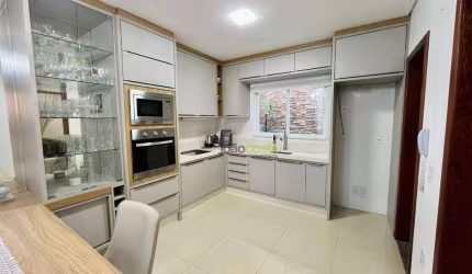 Sobrado com 2 dormitórios sendo 2 suítes à venda, 97 m² - Forquilhas - São José/SC