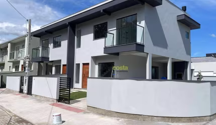 Sobrado com 2 dormitórios à venda, 102 m²  - Forquilhas - São José/SC