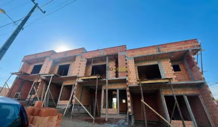 Sobrado com 2 dormitórios sendo 2 suítes à venda, 111 m² - Sertão do Maruim - São José/Santa Catarina