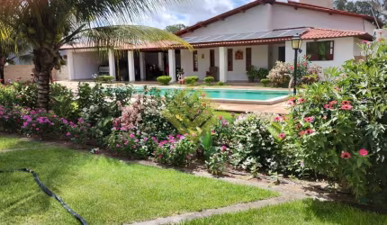 Casa em condomínio fechado com 4 quartos à venda no Centro
