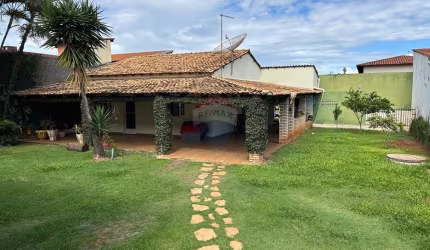 Condomínio Nosso Lar - Casa Térrea com Casa nos Fundos -Aceita Permuta