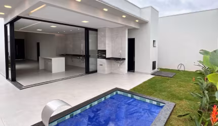 Condomínio Terras Alpha - Casa novinha procura novo dono.