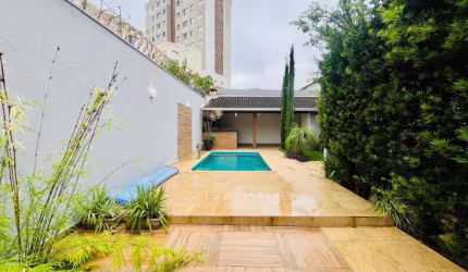 Alto Umuarama - Bela casa á venda.