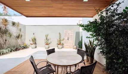 Jardins Barcelona - Casa térra de 212m² á venda.