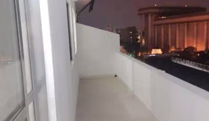 &#211;timo preço! Apto Cobertura Reformado c/ Sacada Grande Próx. Templo de Salomão!