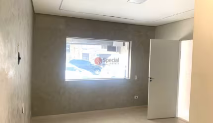 Casa comercial  no Tatuapé , 130m² com 7 salas e 2 vagas.