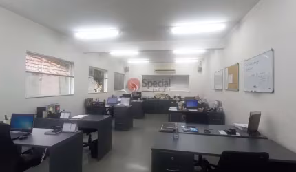 Prédio no Tatuapé  de 375 m², 3 salões, refeitórios , sala de reuniões.
