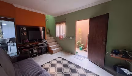 Sobrado com 3 quartos, 1 suíte e 2 vagas, na Vila Carrão.