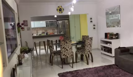 Casa assobradada no Aricanduva.