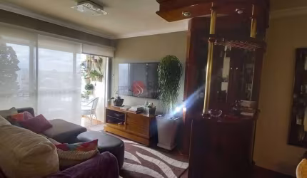 Apartamento de  3 dormitórios, andar alto, 1 vaga livre e solta  excelente localização.