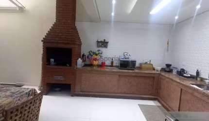 Sobrado comercial ou residencial  com 395 m², 3 suítes, amplo espaço gourmet  e 8 vagas .