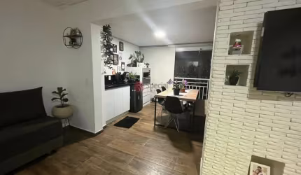 Apartamento na Vila Carrão com varanda gourmet, andar alto.