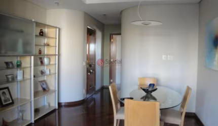 Apartamento no Tatuapé em frente ao colégio Santo Antônio.