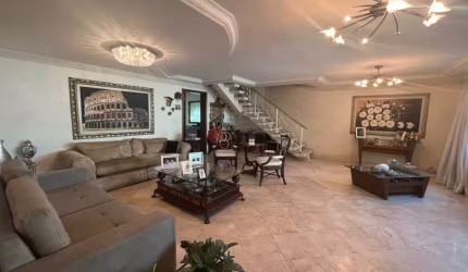 Casa para venda ou locação no miolo do Anália Franco.