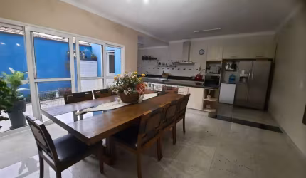 Sobrado com 242 m² no Tatuapé, 6 dormitórios,  4 vagas.