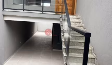 Sobrado novo na Vila Carrão.