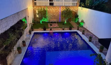 Sobrado com piscina na Mooca.