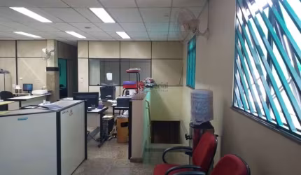 Prédio comercial na Mooca.