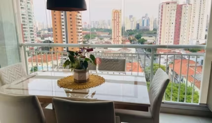 Apartamento no  Tatuapé 2 dormitórios com suíte e vaga de garagem.