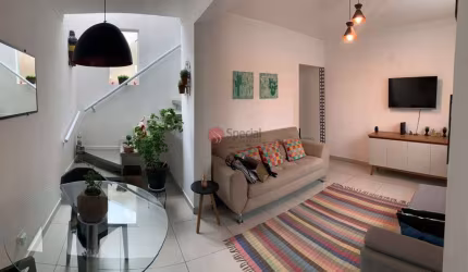 Oportunidade! Sobrado à venda com 2 suítes, edícula e 1 vaga, 146 m² por R$ 599.000