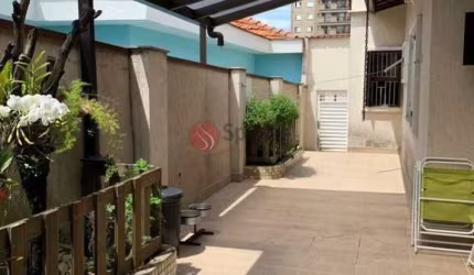 Casa no Alto da Mooca com 3 quartos, 1 suíte e 2 vagas, 190 m² terreno.