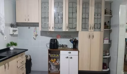 Sobrado  com 2 moradias para compra na Vila Formosa.