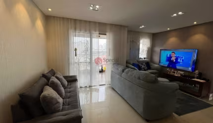 Apartamento na Vila Formosa  com varanda gourmet.