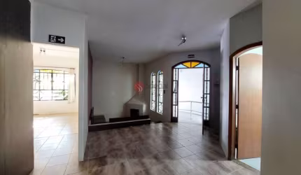 Excelente casa térrea para venda  com 360 m² de terreno.