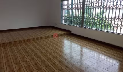 Excelente casa com piscina na Água Fria