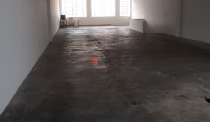 Prédio comercial no Pari