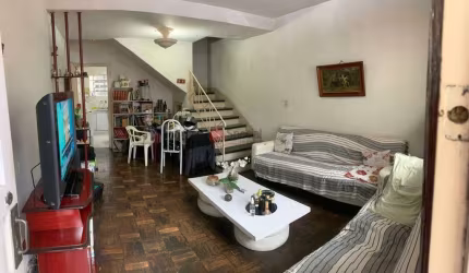 Sobrado para compra no Tatuapé, 2 quartos, 2 banheiros, 1 vaga e um quarto  com banheiro nos fundos
