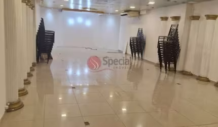 Prédio comercial com moradia na Vila Formosa.